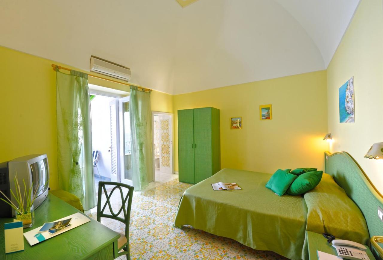 Palazzo Talamo Hotel Positano Room photo